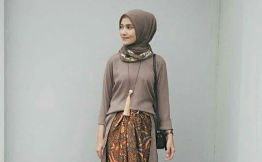 batik wanita outfit kondangan