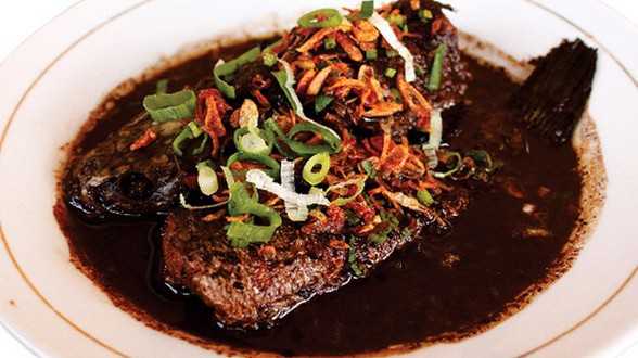 Gabus Pucung makanan khas Jakarta