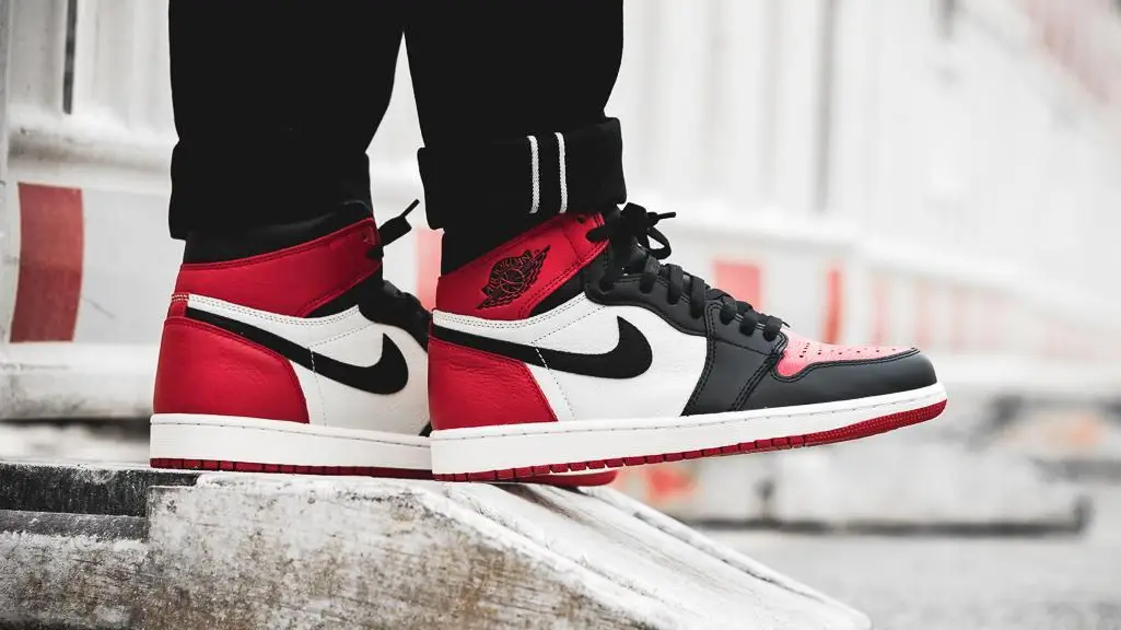 sepatu yang menarik adalah bagian tren fashion gen alpha